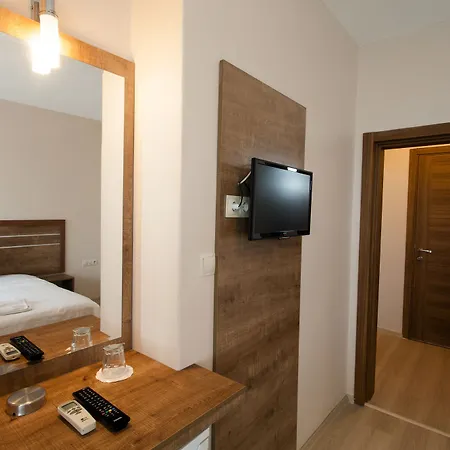 Palm Hotel 2*